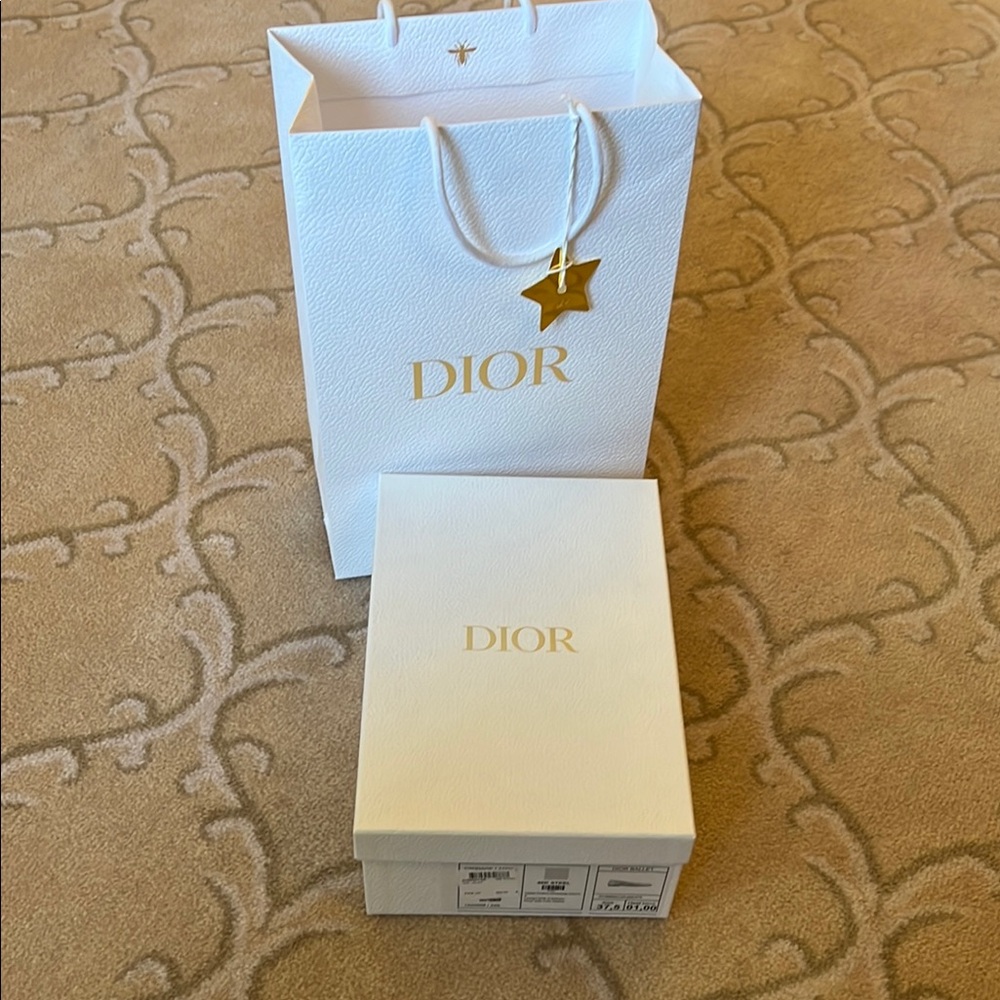 Dior. Empty box